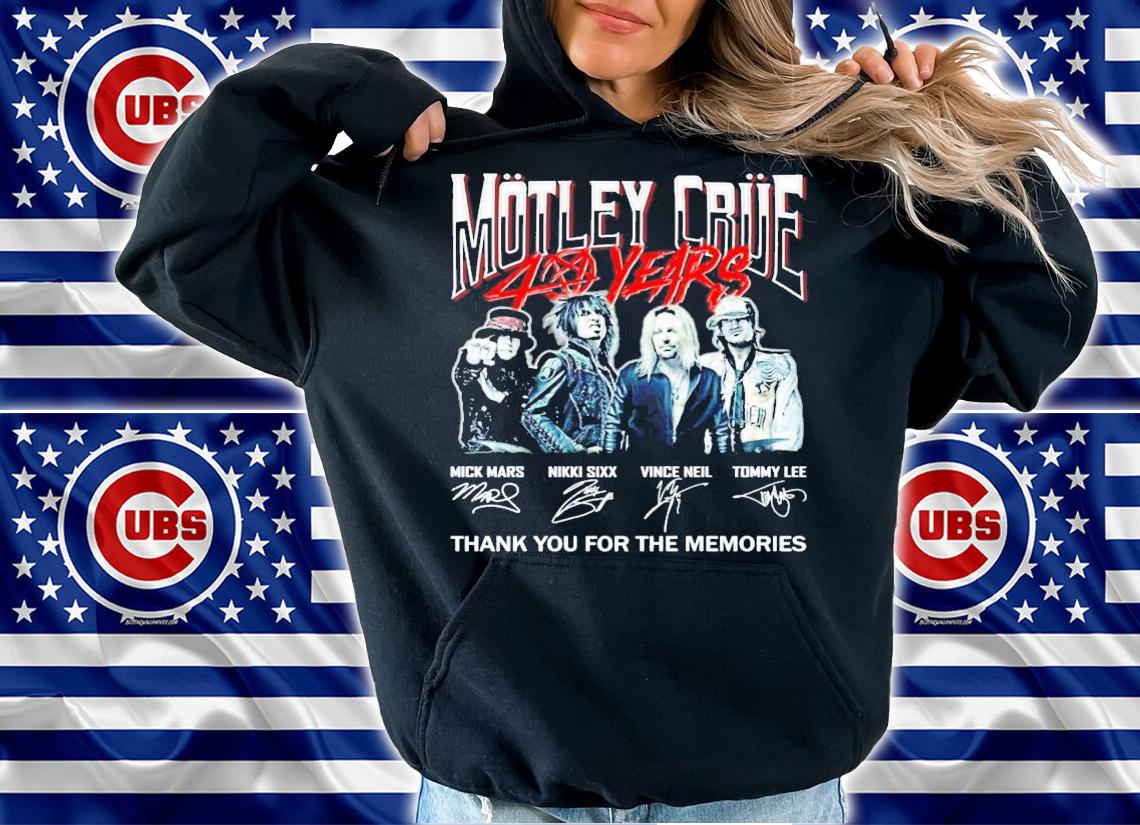 Motley Crue 40 years signatures shirt